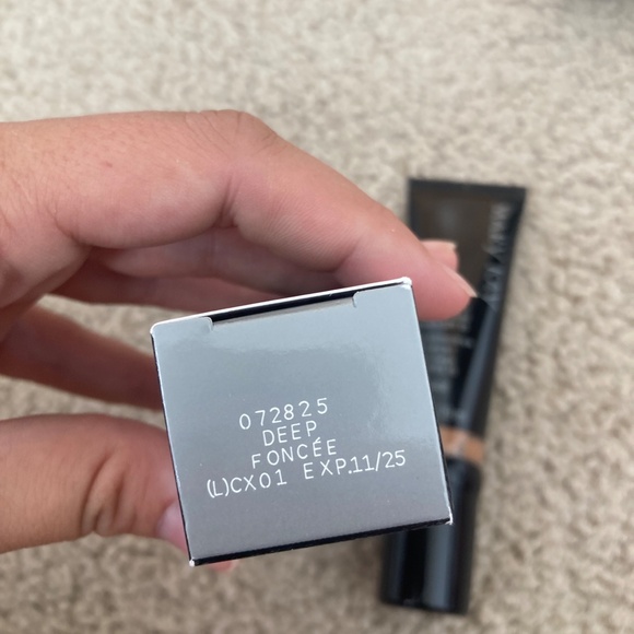 Mary Kay CC Cream Deep Sunscreen Broad Spectrum SPF 15~ exp. 11/25 - Picture 2 of 2